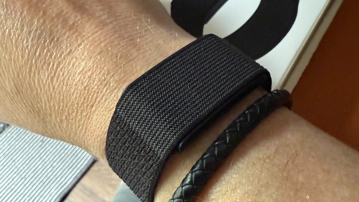 Amazfit lança Helio Strap Pro: dois sensores, foco em HYROX e nenhuma assinatura